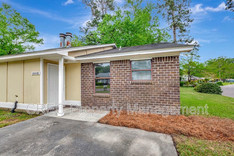 MOVE IN SPECIAL! Two Bedroom Pet-Friendly Unit in Gadsden Acres! property image