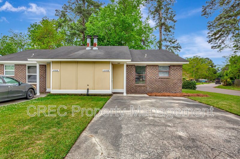 MOVE IN SPECIAL! Two Bedroom Pet-Friendly Unit in Gadsden Acres! property image
