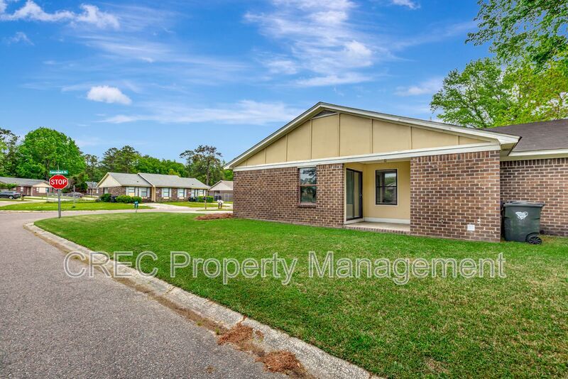 MOVE IN SPECIAL! Two Bedroom Pet-Friendly Unit in Gadsden Acres! property image