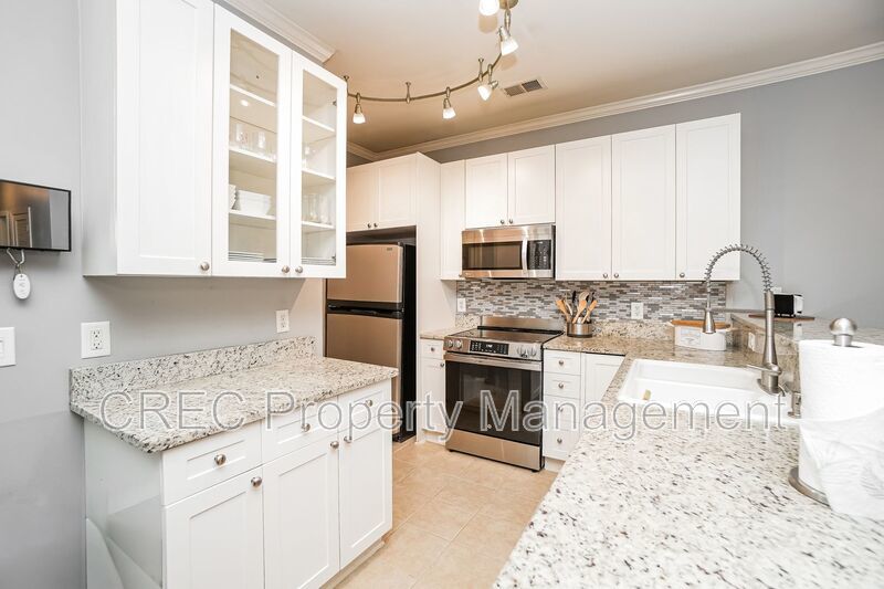 Move-In Ready & Fully Furnished Chic Condo in Grove Park at Grand Oaks property image