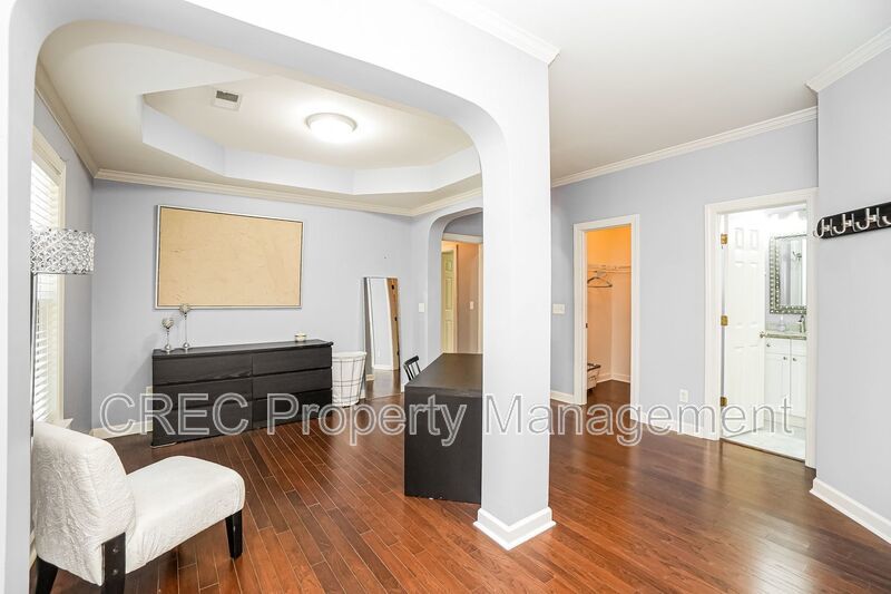 Move-In Ready & Fully Furnished Chic Condo in Grove Park at Grand Oaks property image