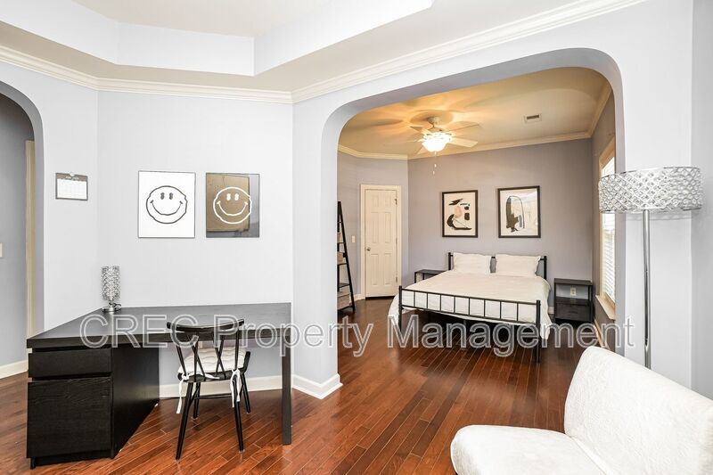 Move-In Ready & Fully Furnished Chic Condo in Grove Park at Grand Oaks property image