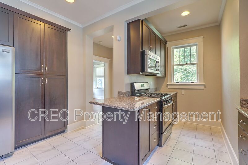 Charleston Brick Bungalow! property image