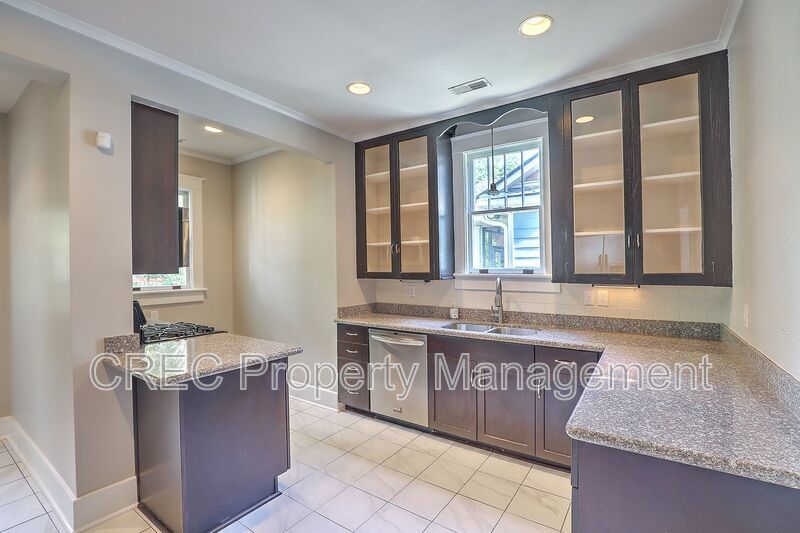 Charleston Brick Bungalow! property image