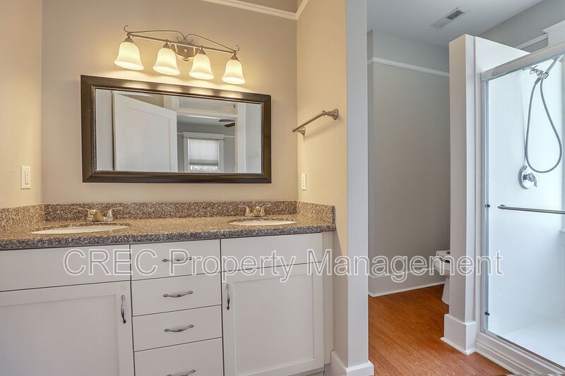 Charleston Brick Bungalow! property image
