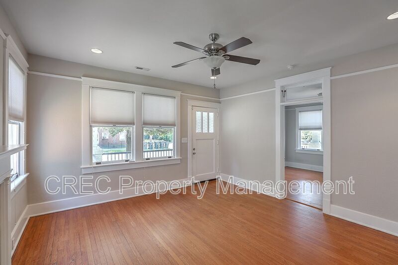 Charleston Brick Bungalow! property image