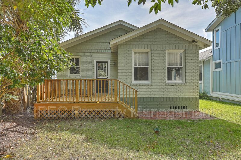 Charleston Brick Bungalow! property image