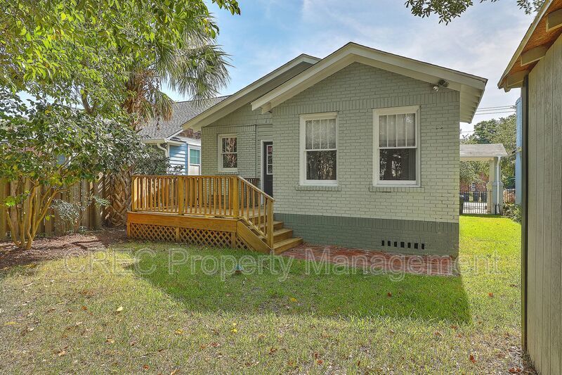 Charleston Brick Bungalow! property image