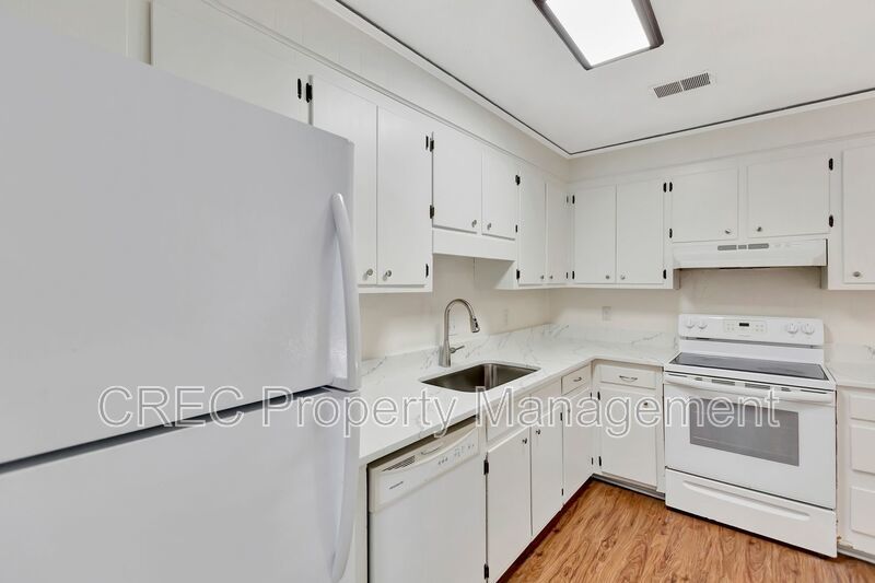 Lovely Ladson Brick Ranch! property image