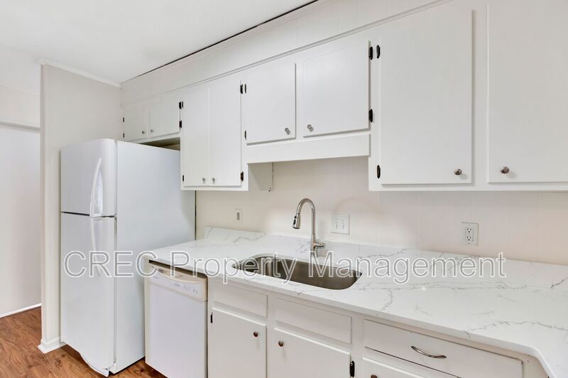 Lovely Ladson Brick Ranch! property image