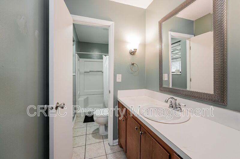 111 Finch St property image