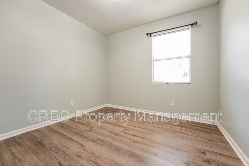111 Finch St property image