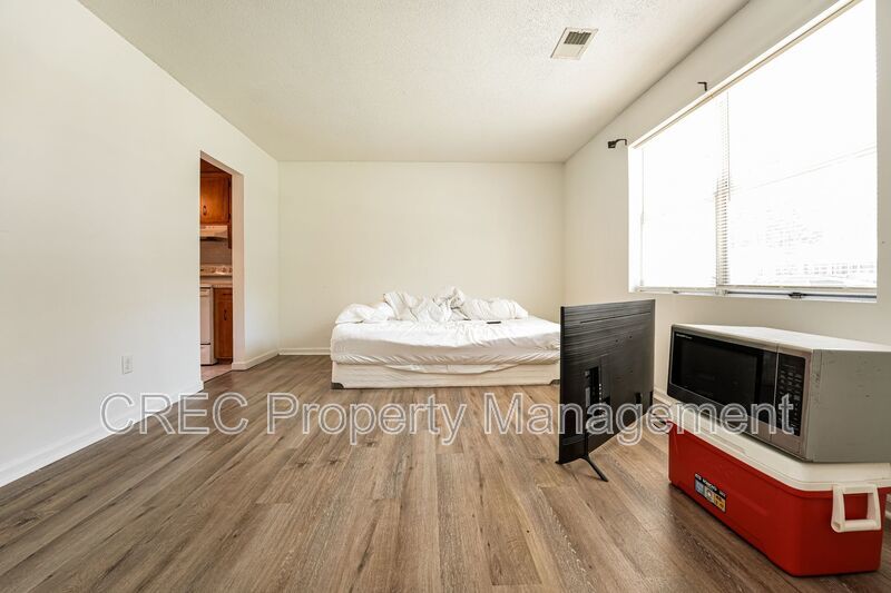 111 Finch St property image