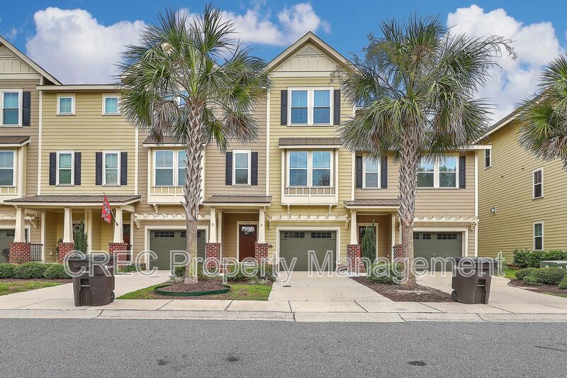 Spacious Mt. Pleasant Townhome! property image