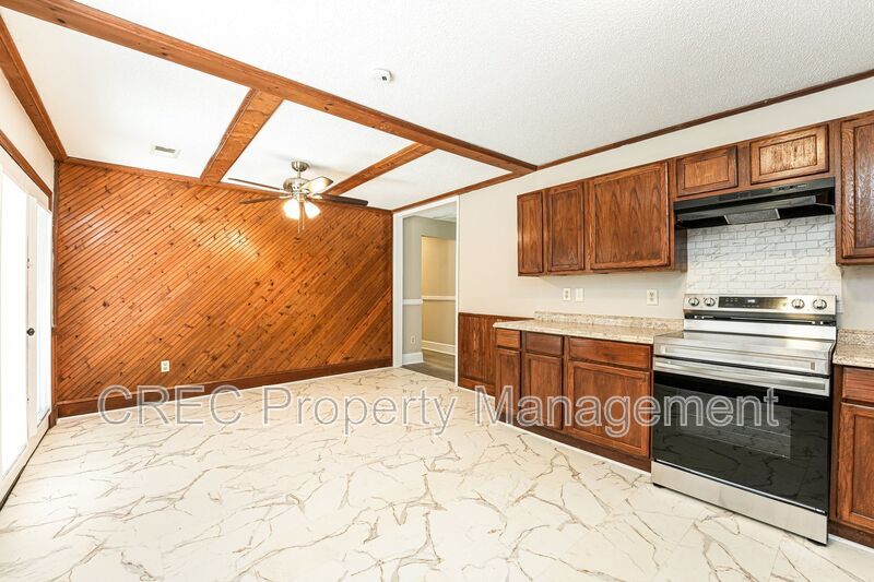 Spacious Summerville Ranch Style Home property image