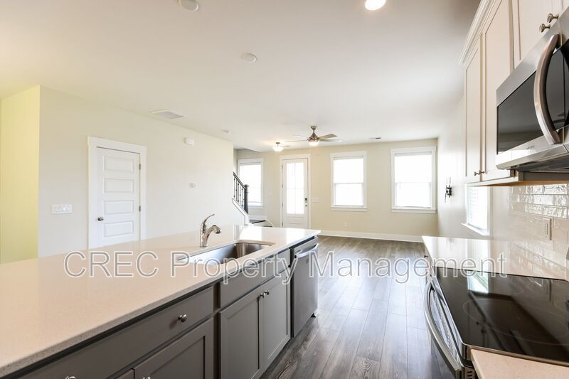 Beautiful End Unit Townhome In The Park at Rivers Edge! property image