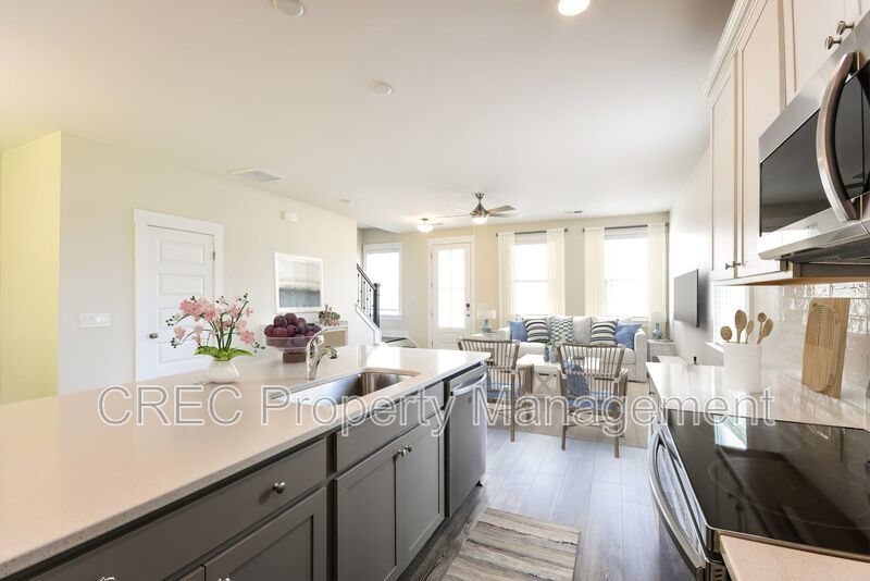 Beautiful End Unit Townhome In The Park at Rivers Edge! property image