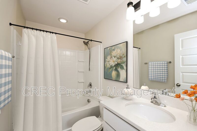 Beautiful End Unit Townhome In The Park at Rivers Edge! property image