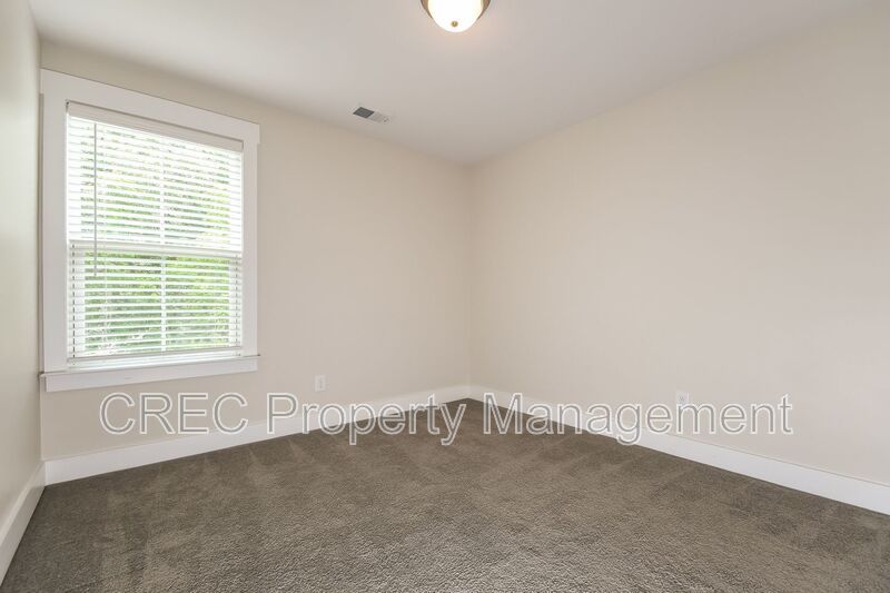 Beautiful End Unit Townhome In The Park at Rivers Edge! property image