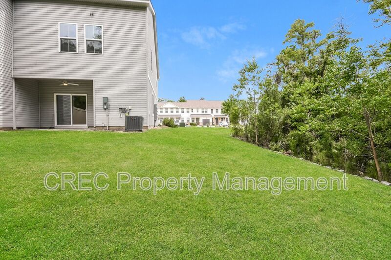 Beautiful End Unit Townhome In The Park at Rivers Edge! property image