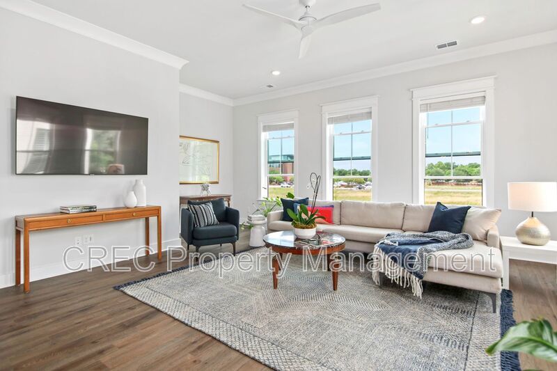 NEW PRICE & FREE MONTH OF RENT! Luxurious End-Unit Townhome with Elevator & Gourmet Kitchen – 4 Beds, 3.5 Baths, Prime Location! property image