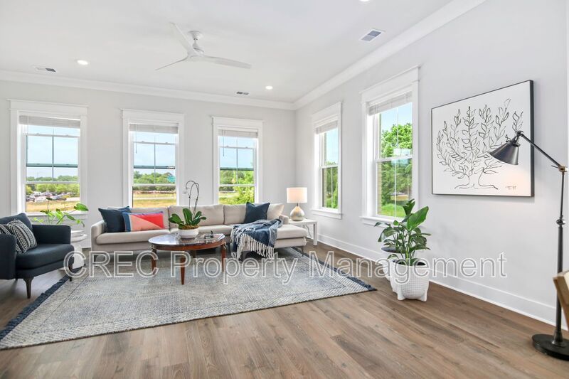 NEW PRICE & FREE MONTH OF RENT! Luxurious End-Unit Townhome with Elevator & Gourmet Kitchen – 4 Beds, 3.5 Baths, Prime Location! property image
