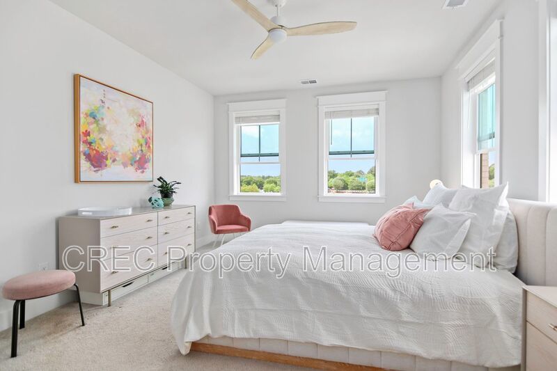 NEW PRICE & FREE MONTH OF RENT! Luxurious End-Unit Townhome with Elevator & Gourmet Kitchen – 4 Beds, 3.5 Baths, Prime Location! property image
