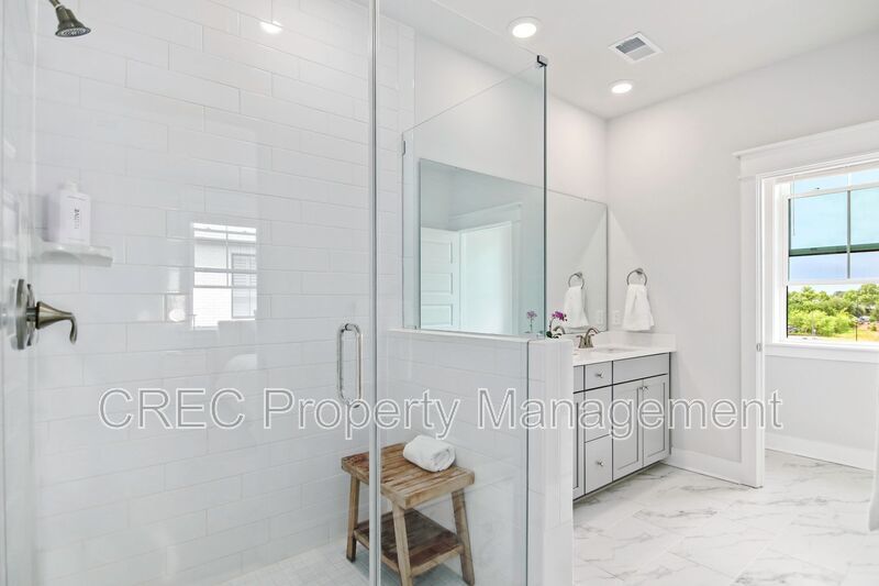 NEW PRICE & FREE MONTH OF RENT! Luxurious End-Unit Townhome with Elevator & Gourmet Kitchen – 4 Beds, 3.5 Baths, Prime Location! property image