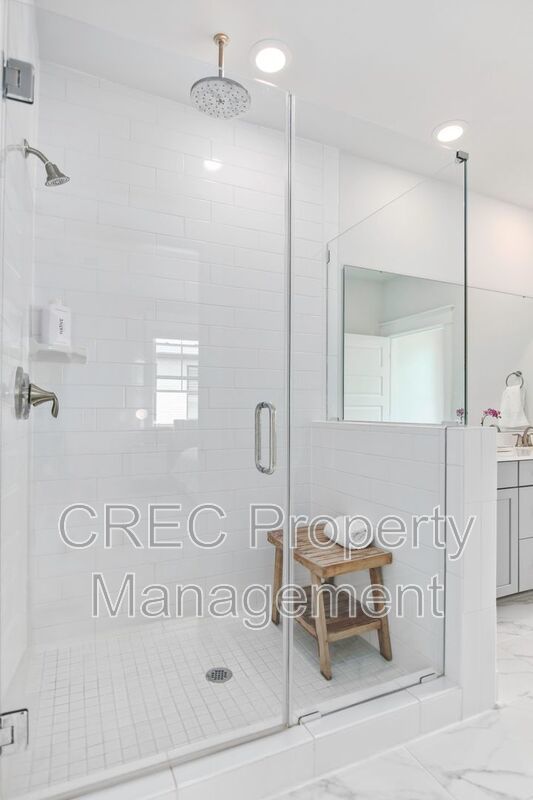 NEW PRICE & FREE MONTH OF RENT! Luxurious End-Unit Townhome with Elevator & Gourmet Kitchen – 4 Beds, 3.5 Baths, Prime Location! property image