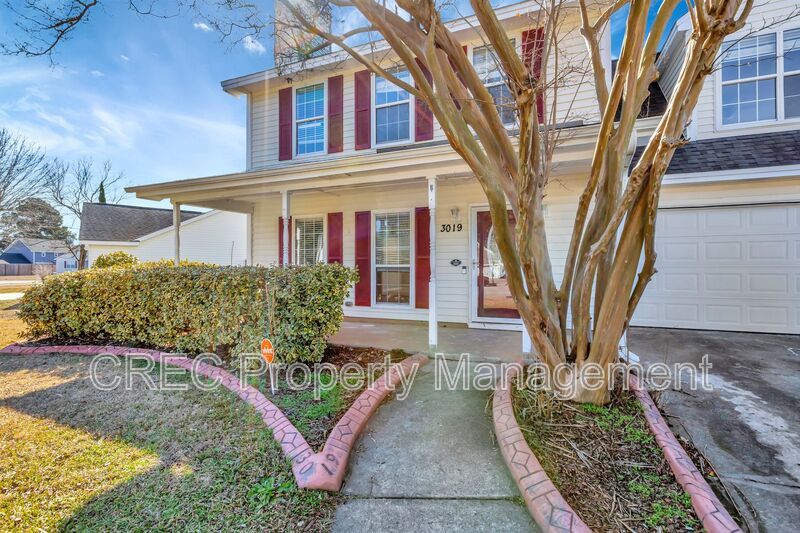 Spacious 4-Bedroom Home with Large Private Backyard property image