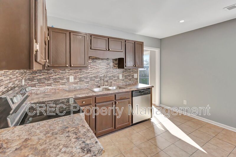 Spacious 4-Bedroom Home with Large Private Backyard property image