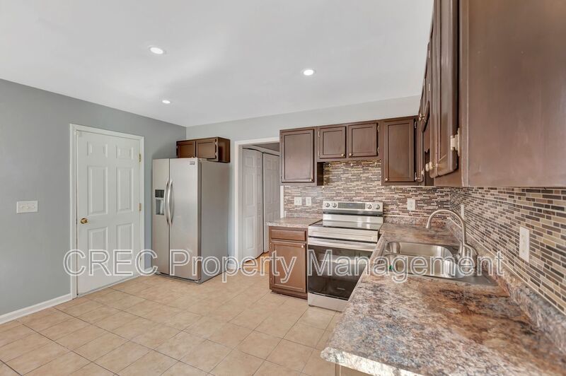 Spacious 4-Bedroom Home with Large Private Backyard property image