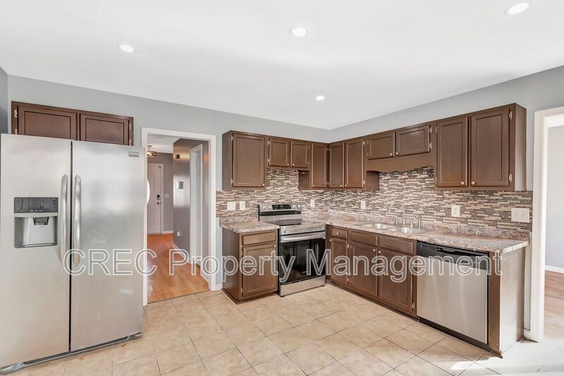 Spacious 4-Bedroom Home with Large Private Backyard property image