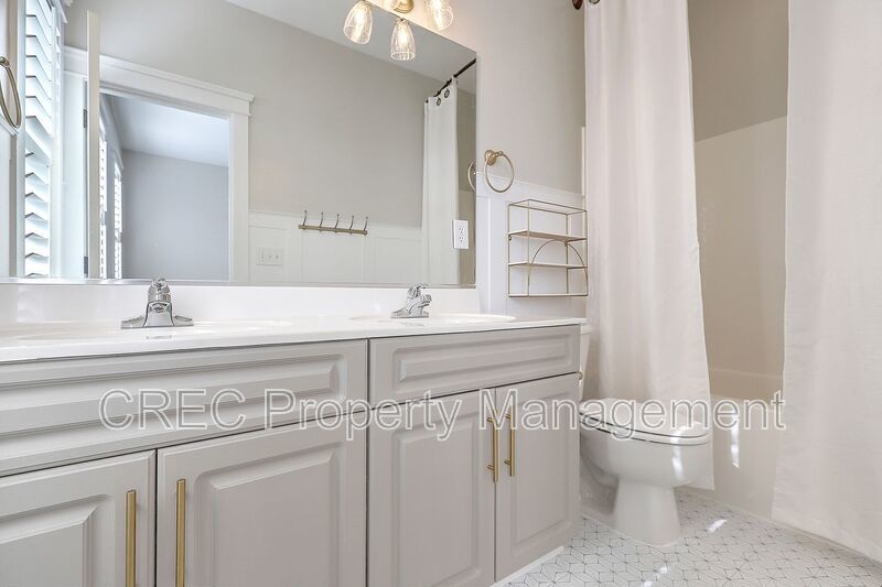 Charming White Gables Home! property image