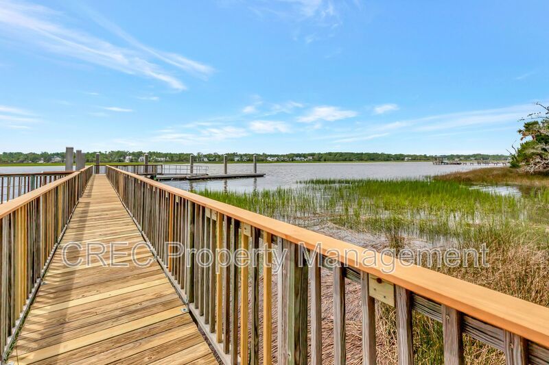 Elevated Elegance with Boat Access — A Property That Shines property image