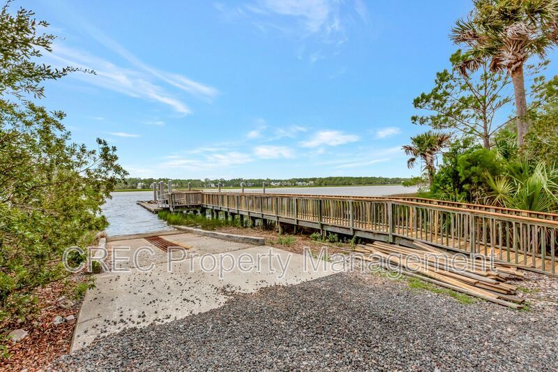 Elevated Elegance with Boat Access — A Property That Shines property image