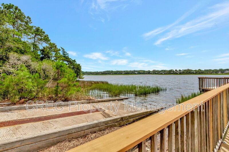 Elevated Elegance with Boat Access — A Property That Shines property image