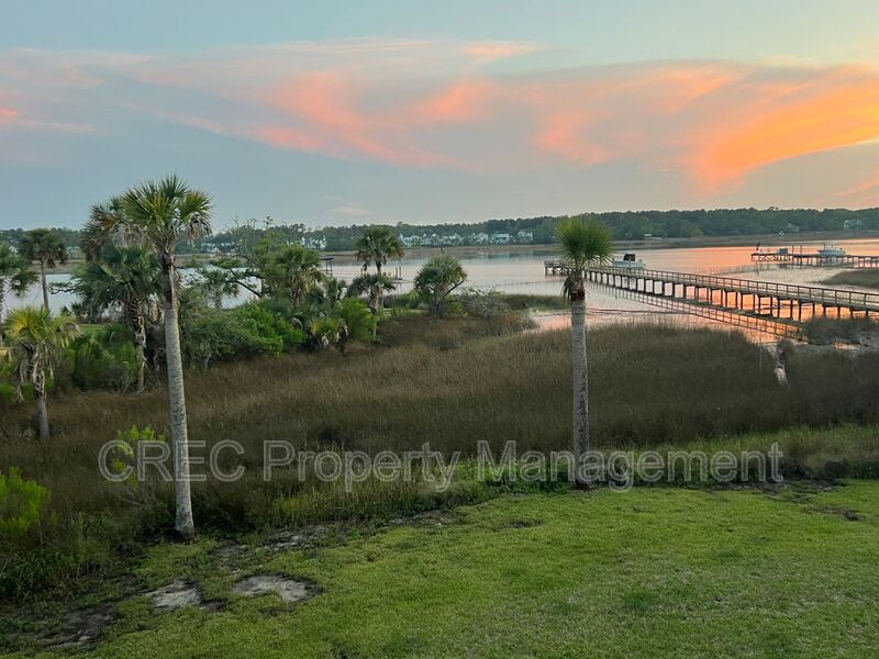 Elevated Elegance with Boat Access — A Property That Shines property image