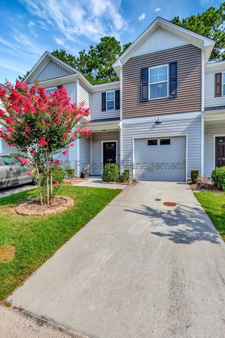 Stylish Lakeview Commons Townhome property image