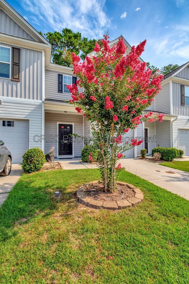 Stylish Lakeview Commons Townhome property image
