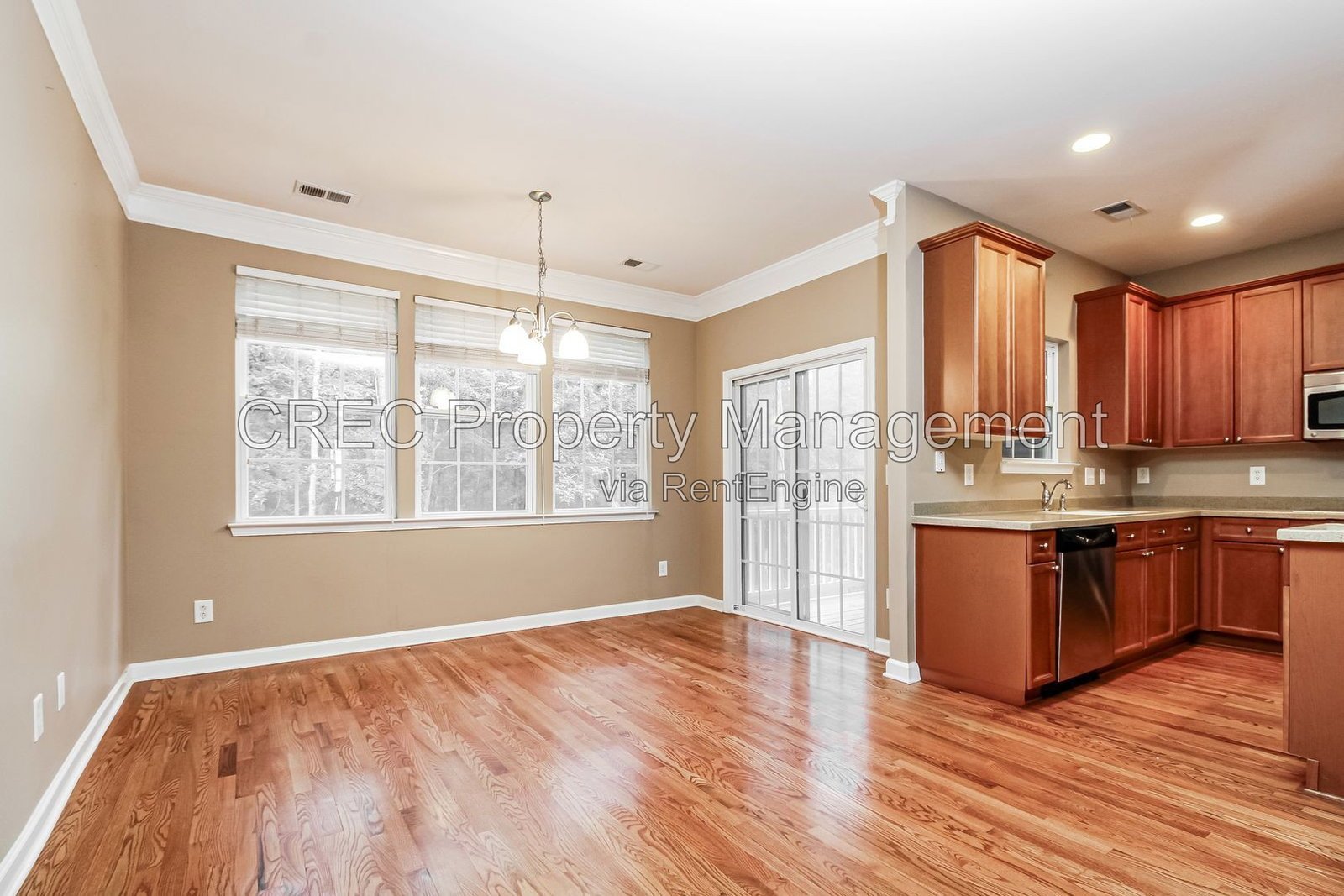 Beautiful 3BR Townhome with Balcony, Pool & Tennis Access property image