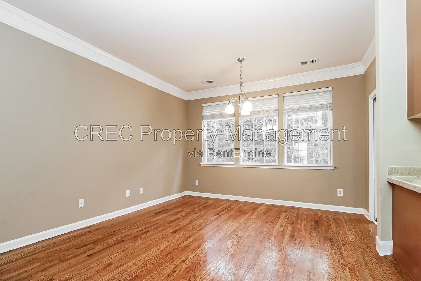Beautiful 3BR Townhome with Balcony, Pool & Tennis Access property image