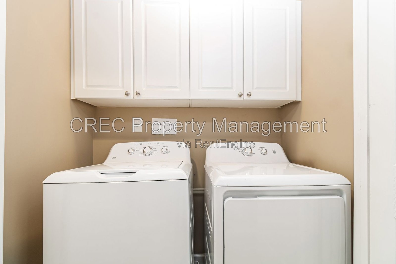 Beautiful 3BR Townhome with Balcony, Pool & Tennis Access property image