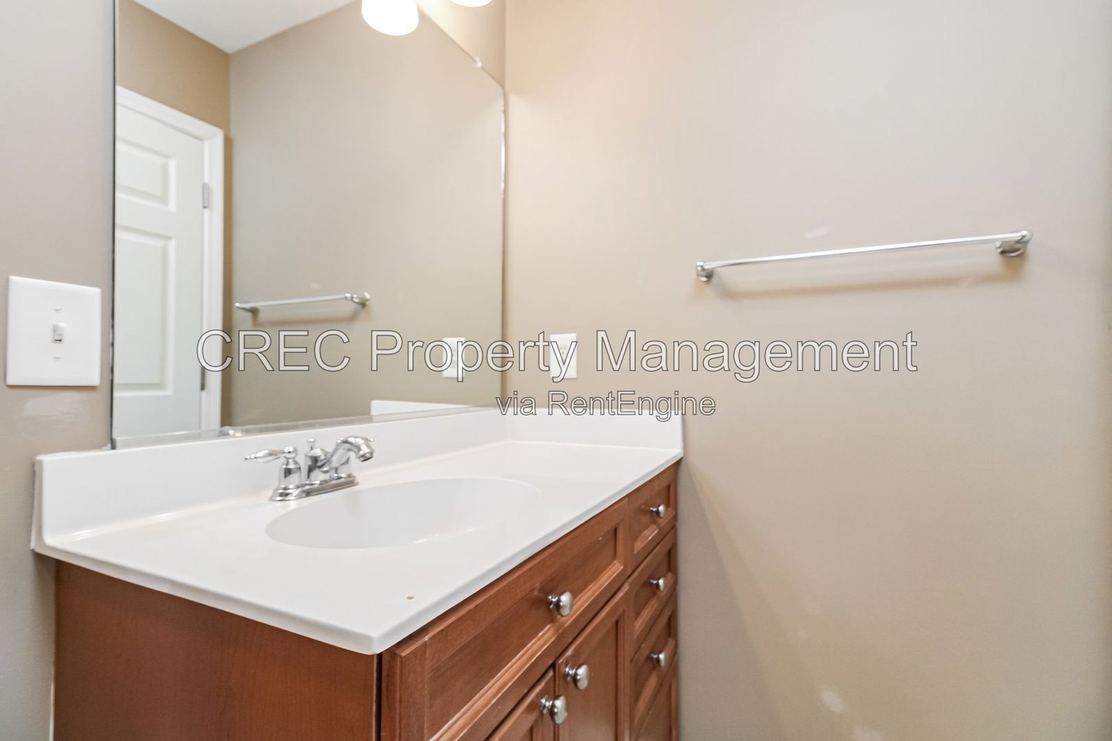 Beautiful 3BR Townhome with Balcony, Pool & Tennis Access property image