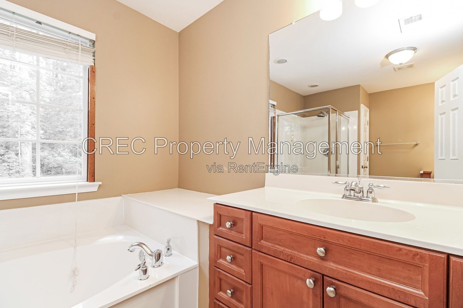 Beautiful 3BR Townhome with Balcony, Pool & Tennis Access property image
