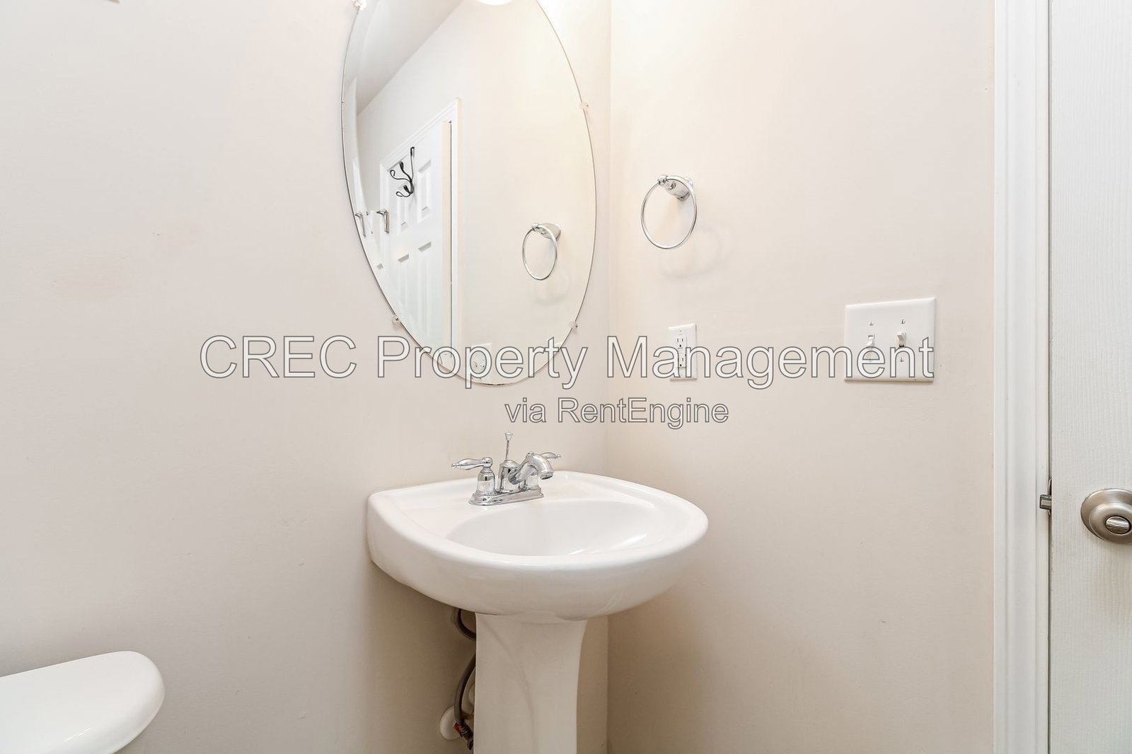 Beautiful 3BR Townhome with Balcony, Pool & Tennis Access property image
