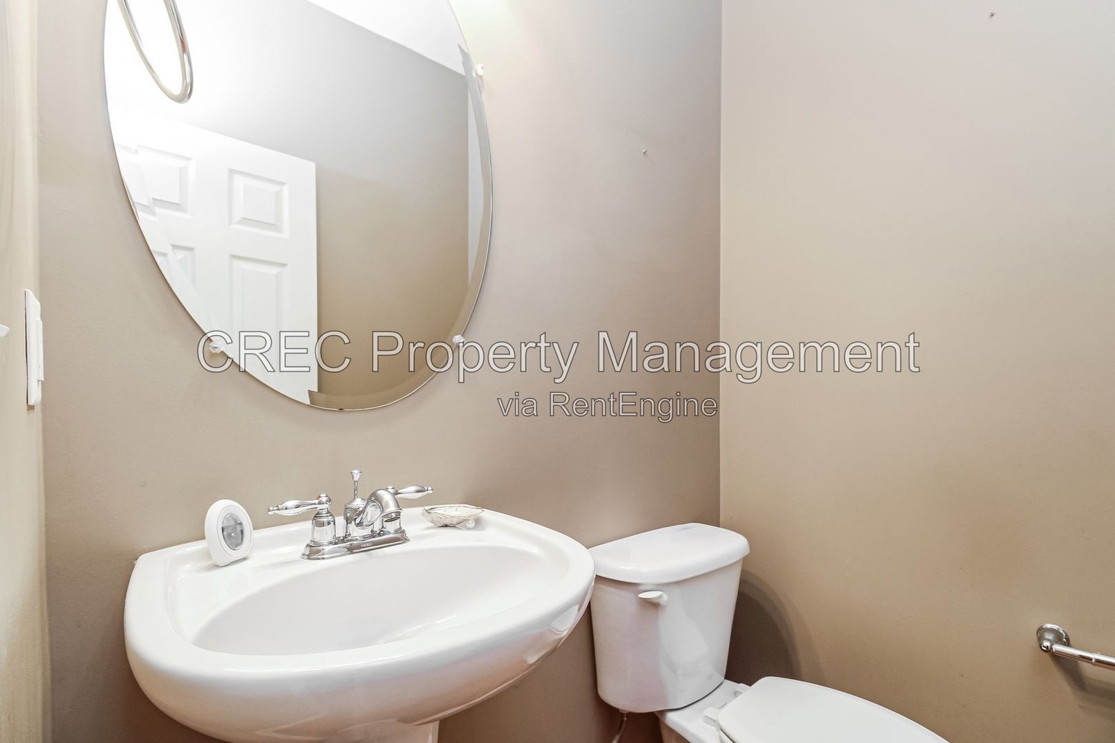 Beautiful 3BR Townhome with Balcony, Pool & Tennis Access property image