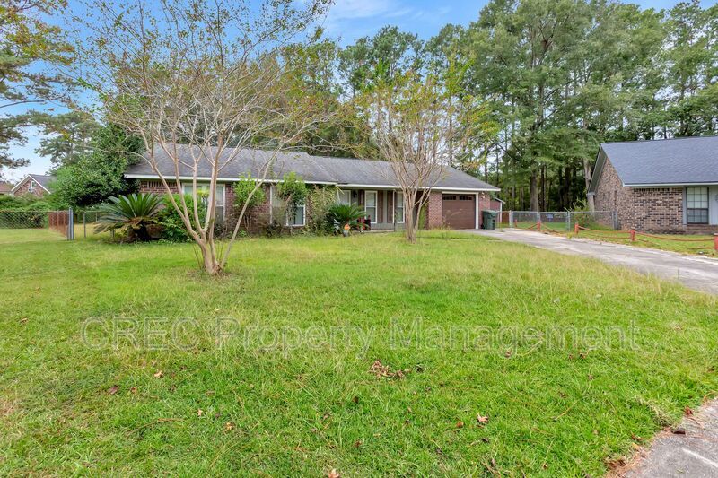 Charming Single-Story Home with Huge Backyard! property image