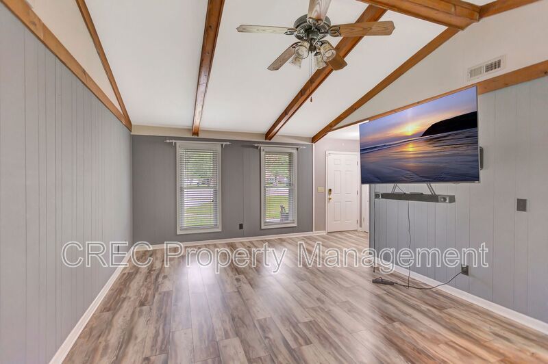 Charming Single-Story Home with Huge Backyard! property image