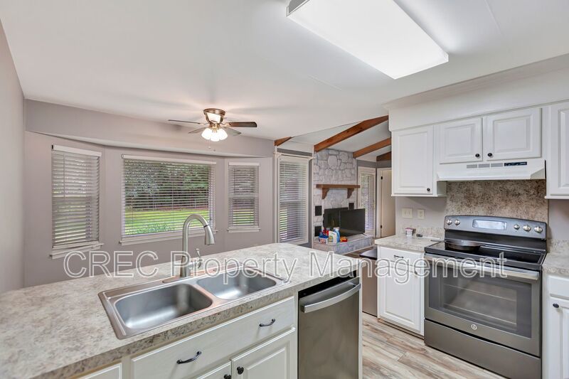 Charming Single-Story Home with Huge Backyard! property image